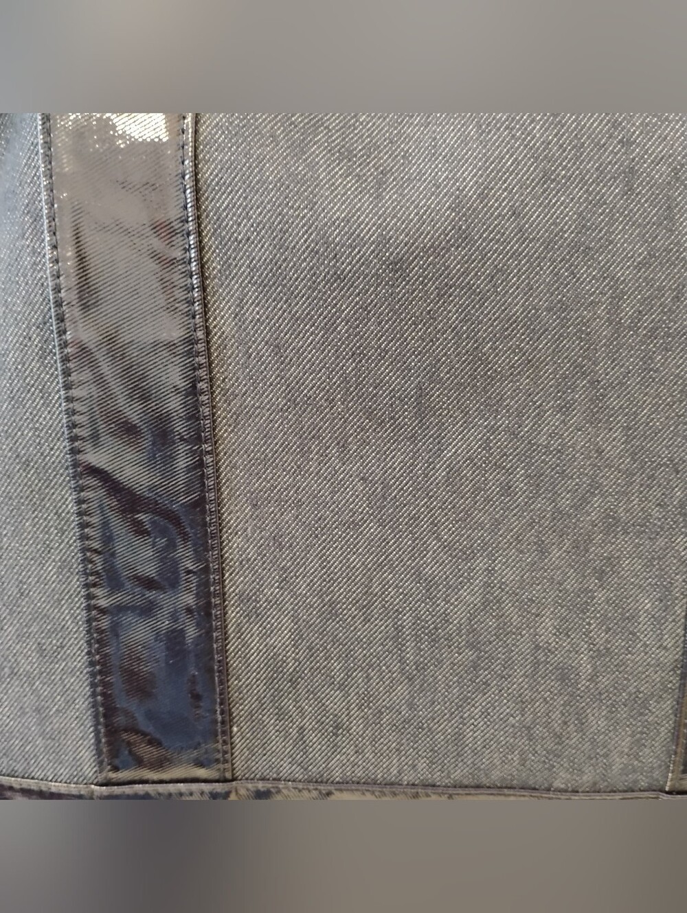 GUC Longchamp Denim & Patent Leather Tote Bag -  Floral Appliqué - Picture 8 of 16